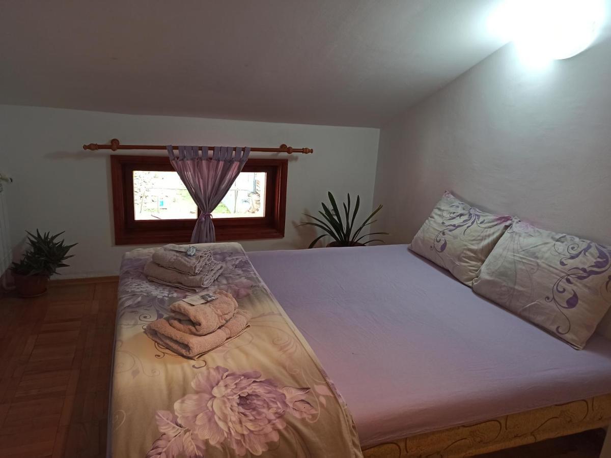 Guest House Ganovi Kalofer Exterior photo