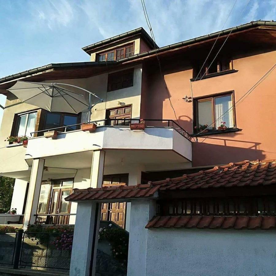 Guest House Ganovi Kalofer Exterior photo